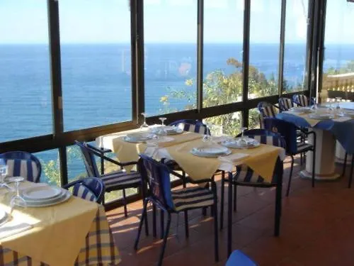 호텔 Aparthotel Albrisas 살로브레나